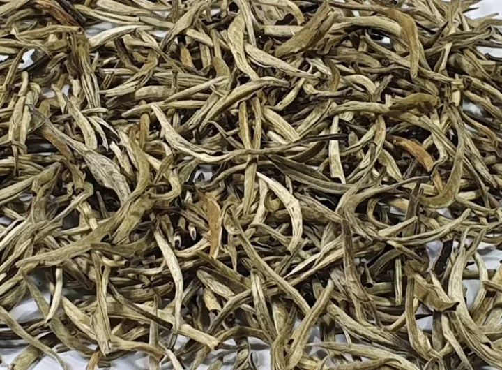 Yin Zhen Silver Needle čaj