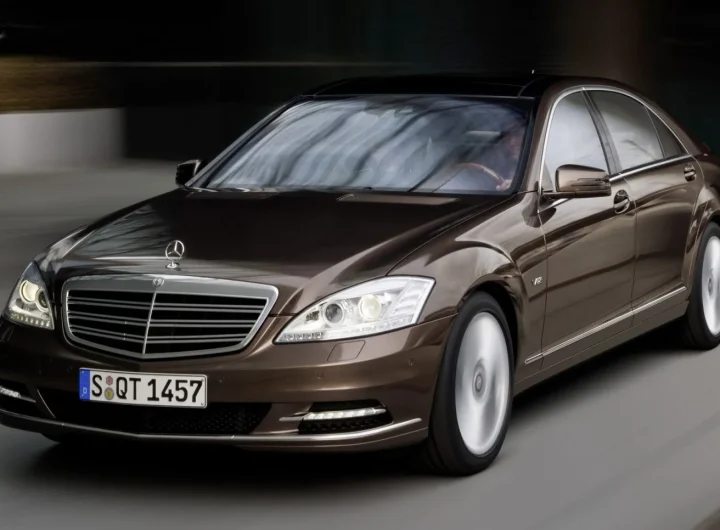 Mercedes-Benz S-Klasa W221: Savršena Simbioza Luksuza i Tehnologije
