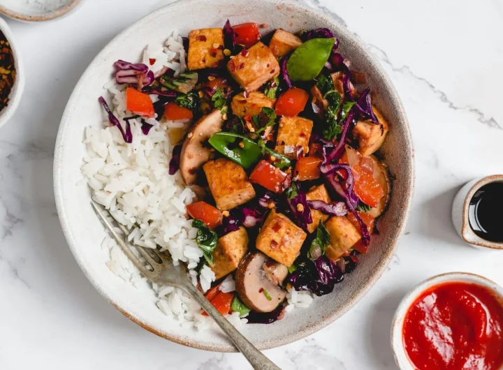 Veganski Način Života i 5 Ukusnih Recepata s Tofuom i Humusom