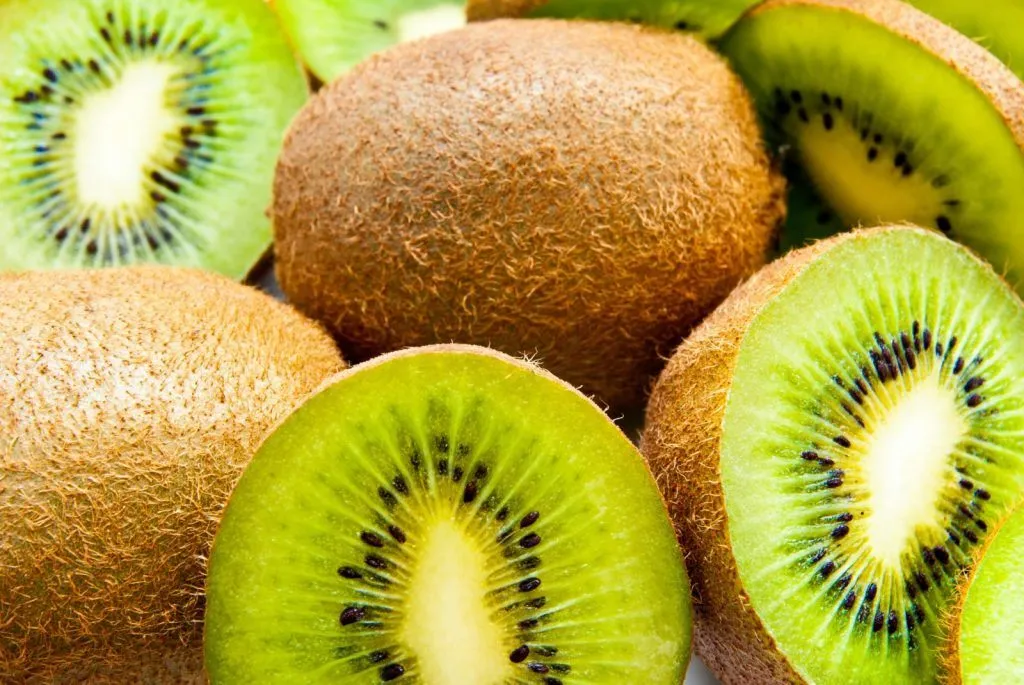Kiwi, Sorte i Uzgoj