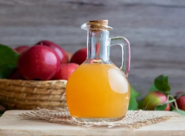Kako Napraviti Prirodni Ocat (od Jabuka, Grožđa…) – Detaljan Vodič za Kućnu Proizvodnju