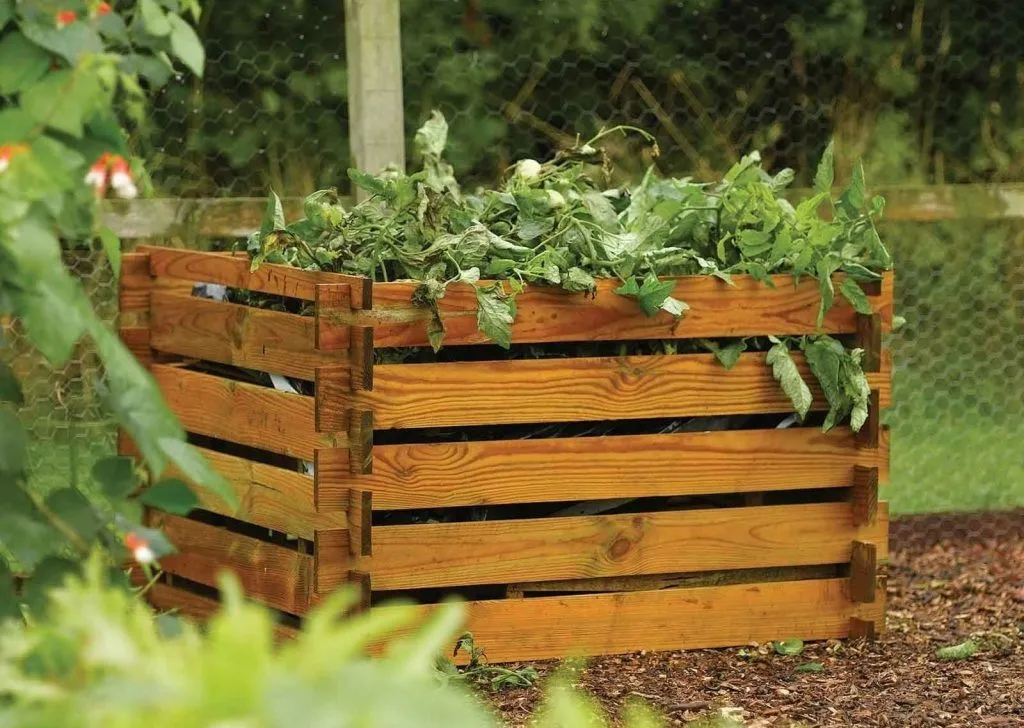 Kako Napraviti Prirodni Kompost u Vrtu – Detaljan Vodič za Zdrav i Plodan Vrt