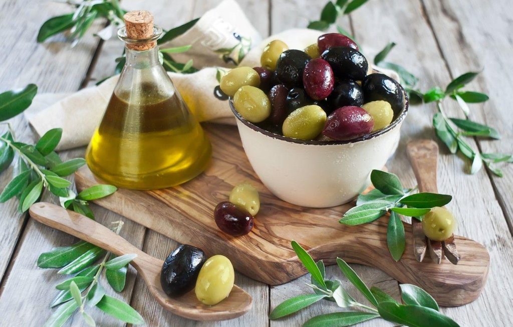 Domaće Maslinovo Ulje: Zašto je Bolje od Industrijskog