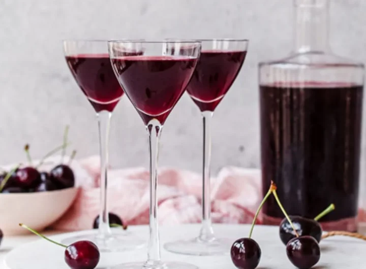 Liker od Višnje: Kako Napraviti Domaći Višnjev Liker