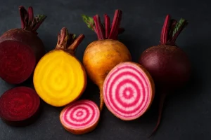 Sve o Cikli (Beta vulgaris): Vodič Kroz Glavne Sorte Cikle (Red Beet, Golden Beet, White Beet, Chioggia i Druge)