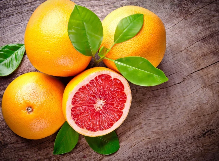 Crvene Naranče u Dalmaciji i Mediteranu: Uzgoj, Sorte, Gastronomija i Zdravstvene Prednosti