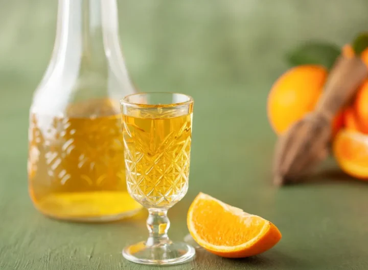 Liker od Ljutih Naranči: Povijest, Priprema, Recepture i Mediteranski Užitak